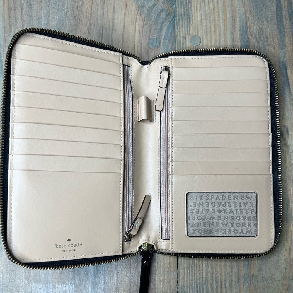 Kate spade travel wallet